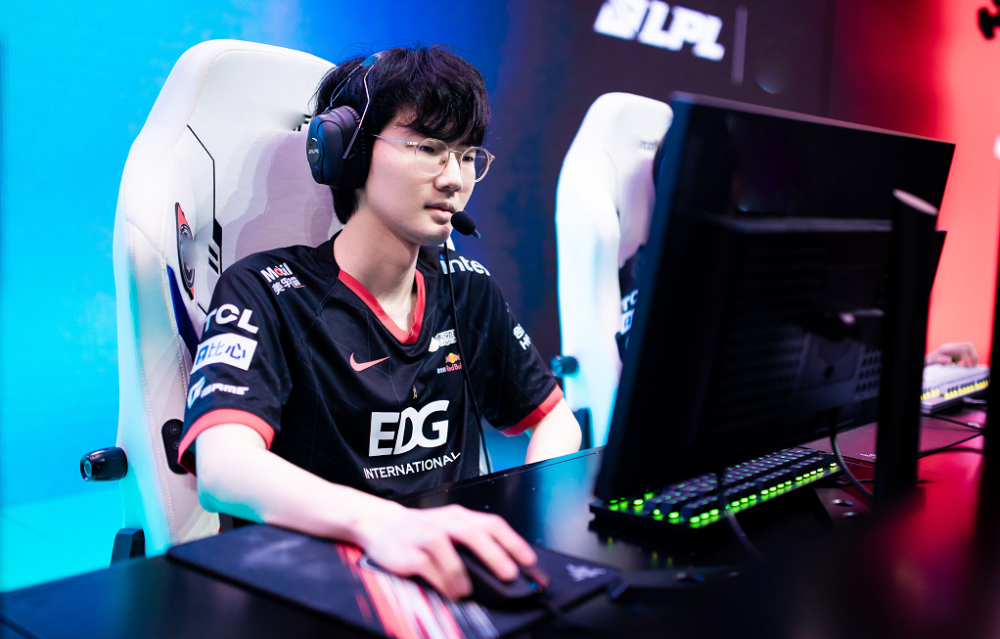 雷速官网-FLY爆冷FPX，Flandre高光表现