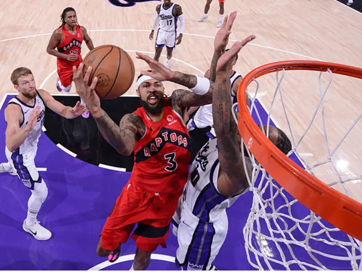 猛龙队关键时刻失误，客场遭遇连败