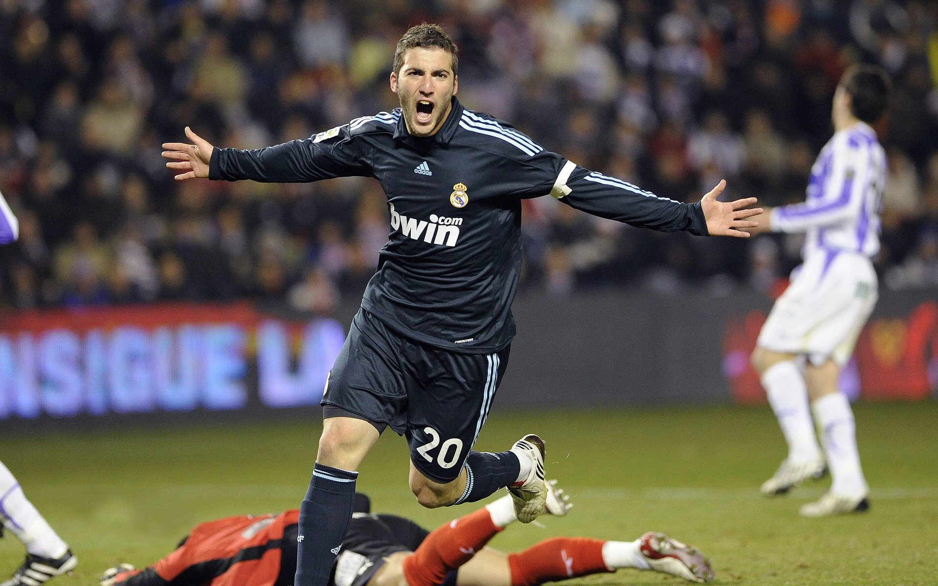 leisu-雄鹿打穿森林狼，武切维奇成为关键先生，诠释现代篮球的战术支点价值