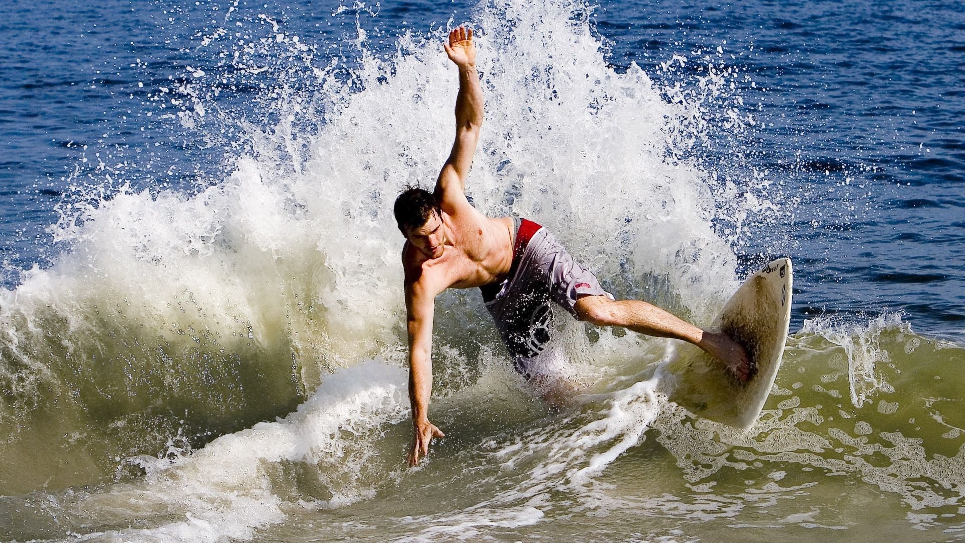 黄潜单节风暴击退爱尔兰，劳塔罗领军锁定胜局